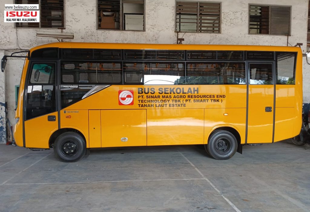 Bus Sekolah Isuzu NQR B euro 4 - Medium Bus angkutan pelajar