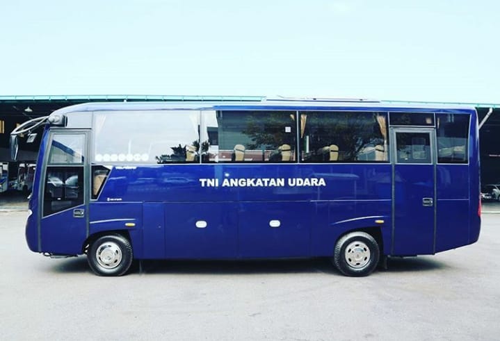 isuzu elf medium bus karoseri new armada