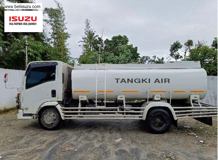 TRUK TANGKI AIR 4500 LITER ISUZU NMR HD