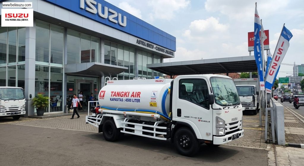 Truk Tangki Air 4500 Liter Isuzu NMR HD