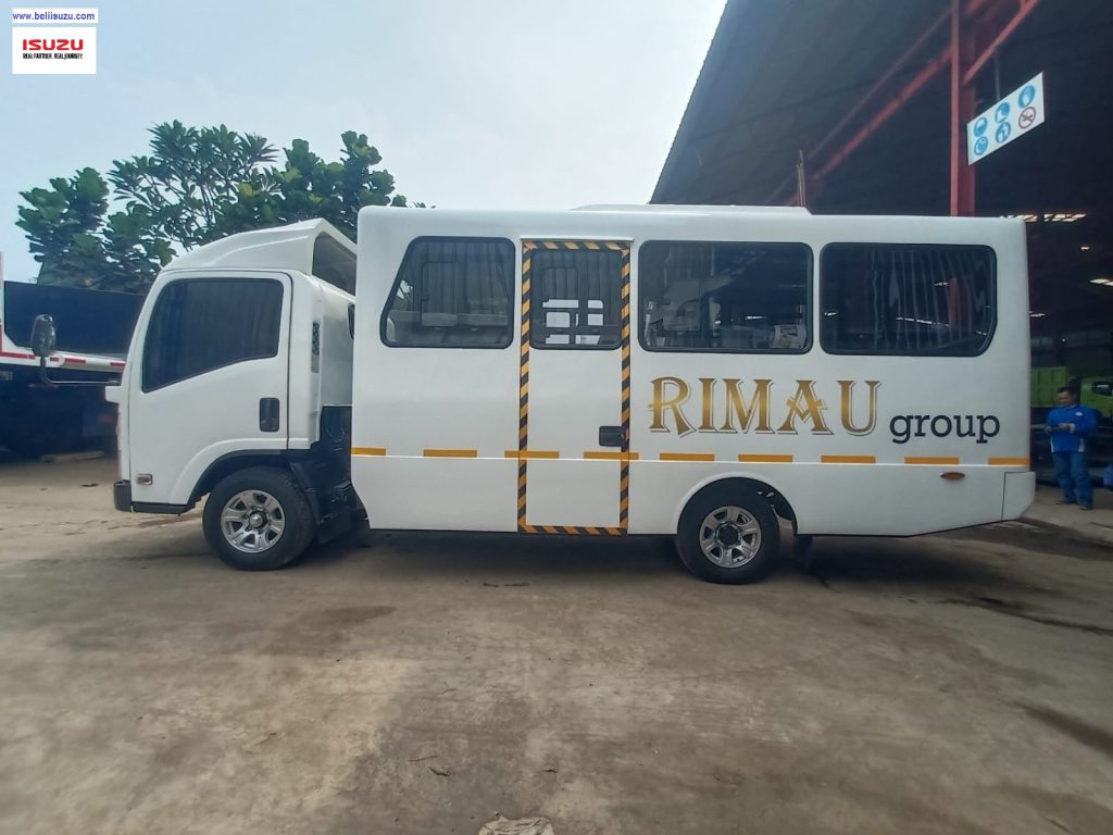 TRUK MANHAULER 16 SEAT ISUZU NLR L 4 BAN 120 PS