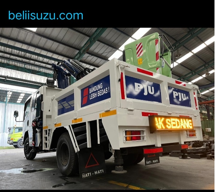 Truk skylift Isuzu NMR HD 6,5 EURO 4 Truk skylift Isuzu NMR HD 6,5 EURO 4
