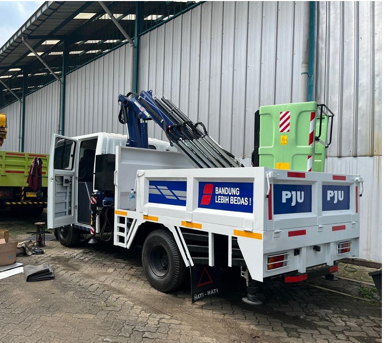 Isuzu NMR HD EURO 4 skylift Isuzu NMR HD EURO 4 skylift