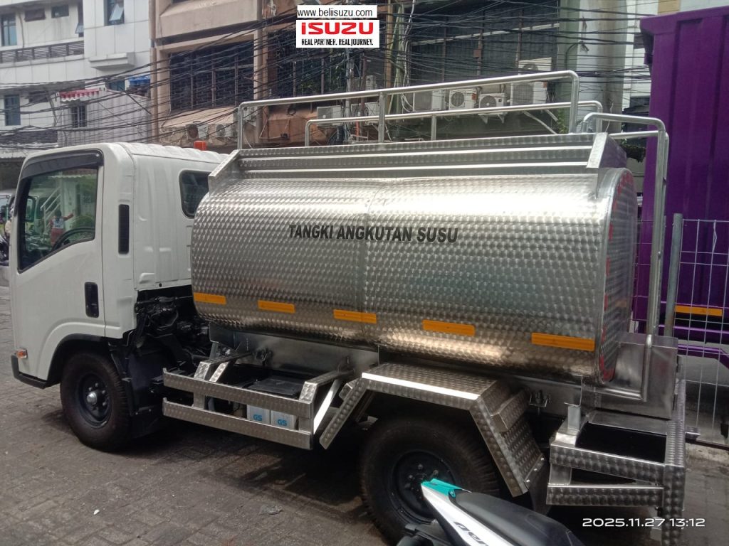 truk angkutan susu segar isuzu NLR 4 BAN