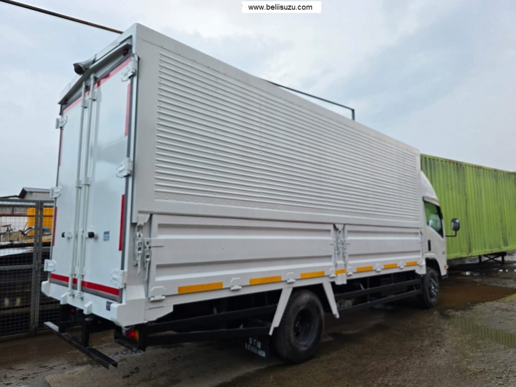 Wing Box Isuzu NMR L EURO 4 tampak Belakang